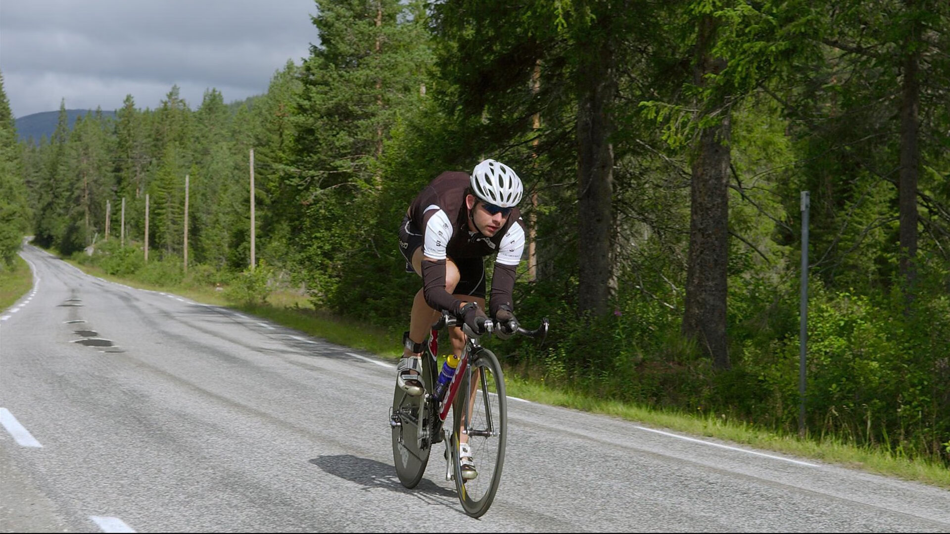 “安赫尔·巴尔博萨的精湛传球与高效突破，帮助美洲狮队提升攻击火力”